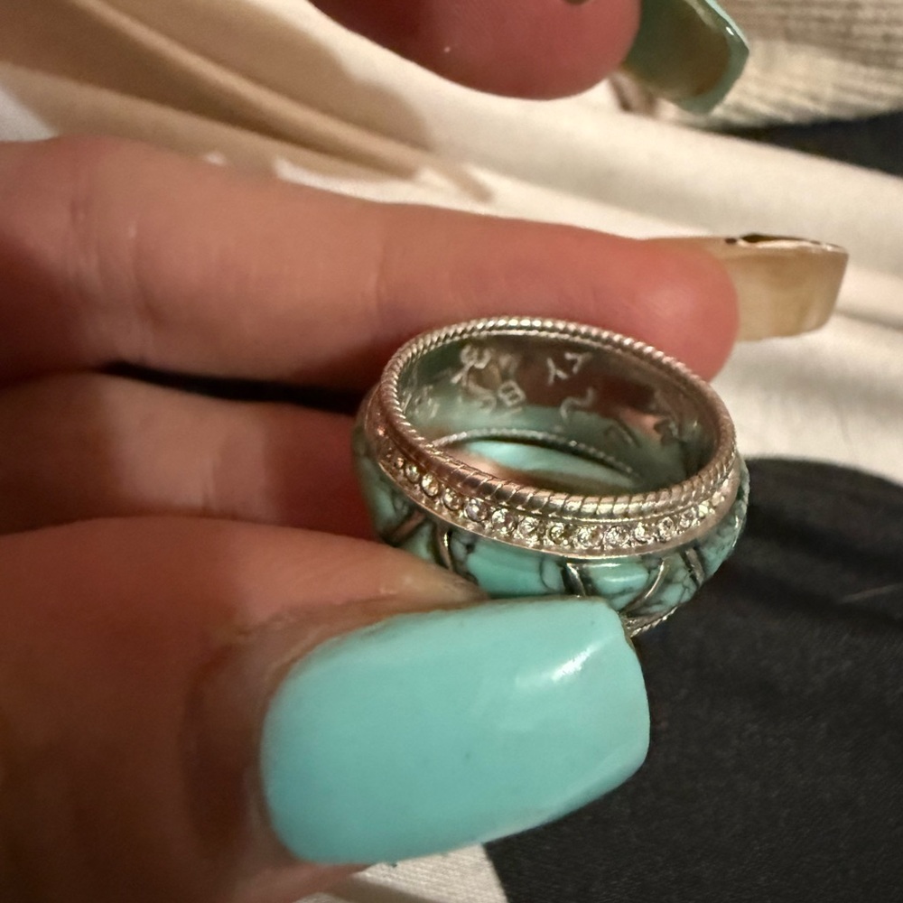 Elegant Silver and Turquoise Ring